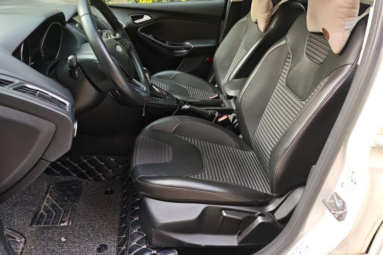 Used Ford Focus 2018 Sedan Classic 1.6L Automatic Trendy SmartDrive Edition
