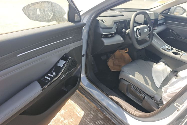 Used Geely Galaxy L6 2025 EM-i 60km Exploration Edition Driver Seat