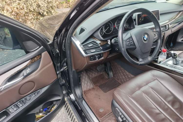 Used BMW X5 2015 xDrive28i
