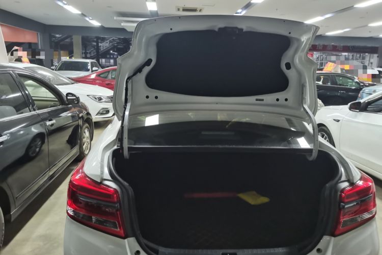 Used Toyota YARiS L Zhi Xiang 2017 1.5G CVT Xuan Dong Skyroof Edition Trunk