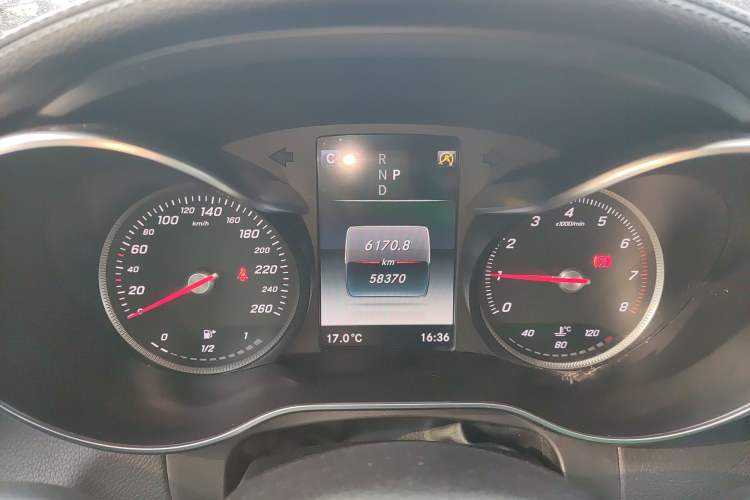 Used Mercedes-Benz GLC 2018 GLC 260 4MATIC Luxury Model