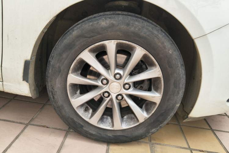 Used Buick GT 2018 15T Dual-Clutch Advanced Model China V Standard Right Front Wheel Hub