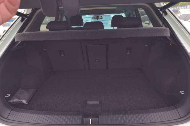 Used Volkswagen T-ROC 2022 280TSI DSG Two-Wheel Drive Elite PLUS Trunk