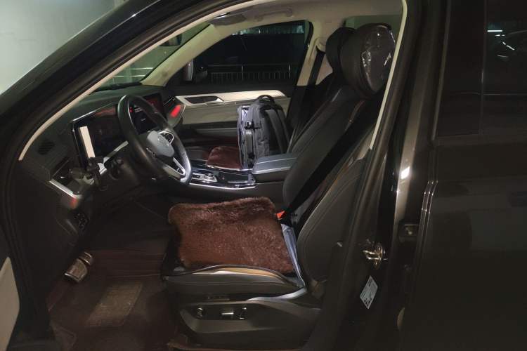 Used Volkswagen Tavendor 2024 380TSI All-Wheel Drive R-Line Cruise Edition
