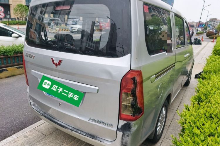 Used Wuling Rongguang V 2016 1.2L Standard Version
