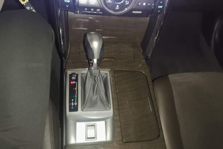 Used Toyota Reiz 2013 2.5V Shangrui Edition
