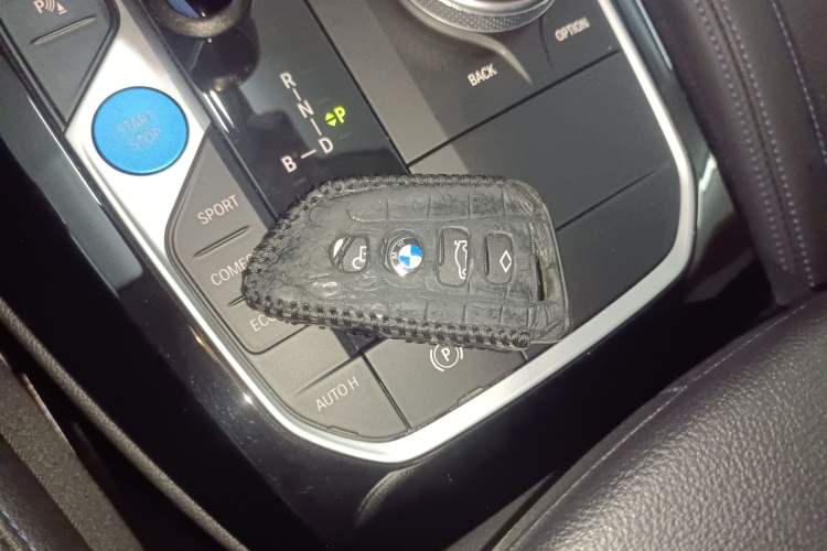 Used BMW iX3 2022 Leading Type Interior 1