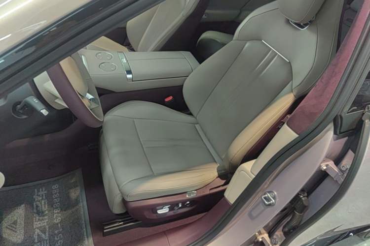 Used Xiaomi Auto YU7 2025 Ultra-Long Range High-Performance All-Wheel-Drive Max Edition
