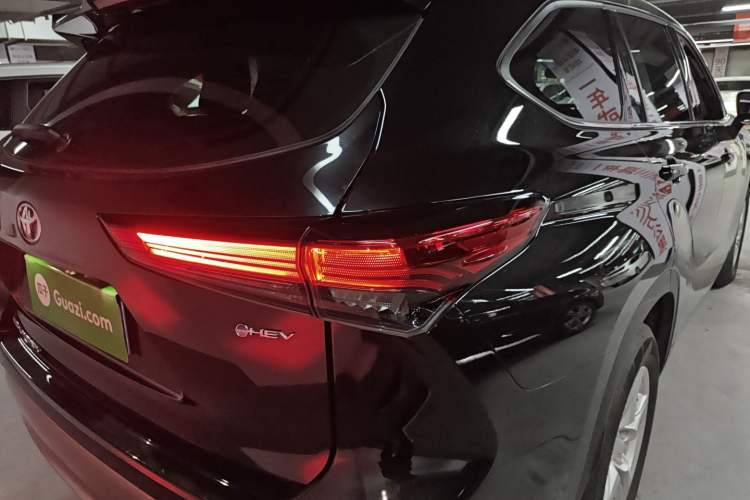 Used Toyota Highlander 2024 2.5L Smart Electric Hybrid Dual-Engine Two-Wheel Drive Elite Version 7 Seats Right Rear Taillight