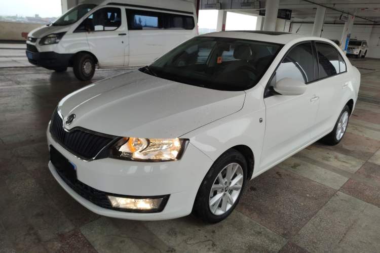 Used Skoda Rapid 2015 1.6L Manual Smart Selection Model