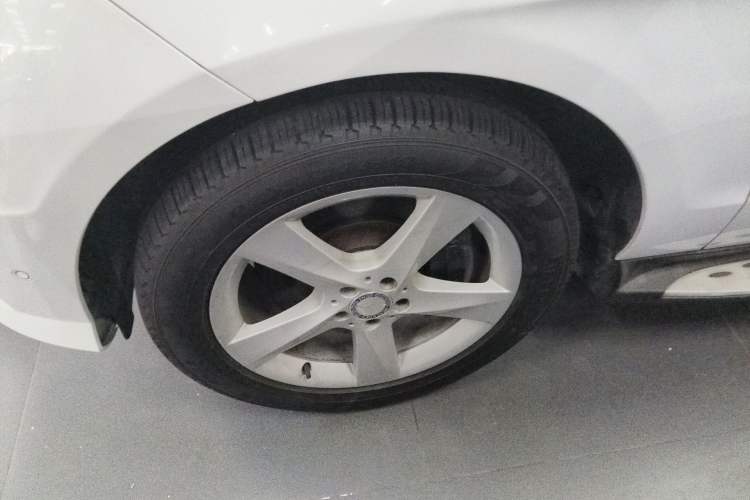 Used Mercedes-Benz M-Class 2014 ML 320 4MATIC
