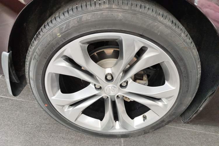 Used Buick LaCrosse 2022 Avenir Avia First Edition Exterior 5