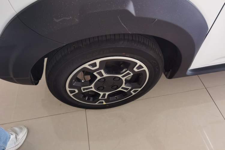 Used Geely Galaxy Panda 2025 210km Panda Rider Left Front Wheel Hub