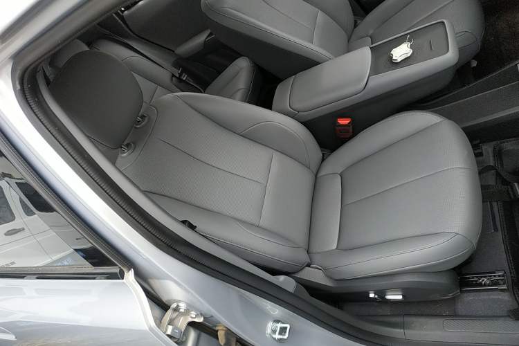 Used Dongfeng NAMMI 06 2025 401 Pro Right Front Seat