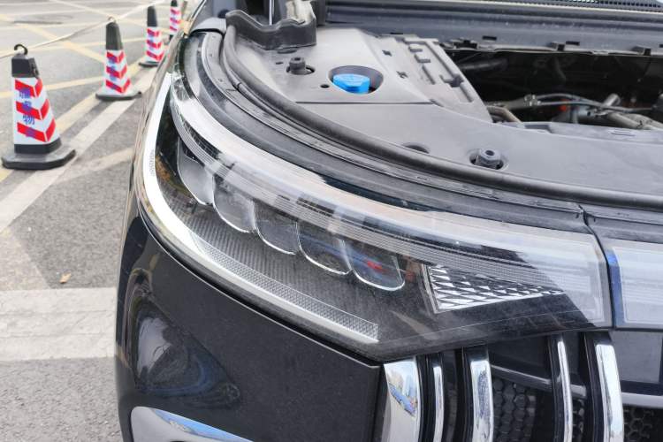 Used VOYAH Dream 2024 PHEV Extended-Range Premium Edition Right Front Headlight