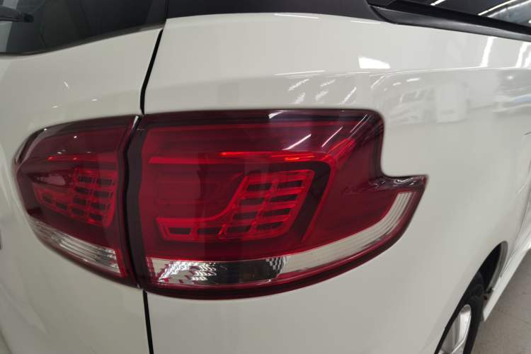 Used SAIC MAXUS G10 2022 2.0T Automatic Smart Enjoyment Version Gasoline 7 Seats