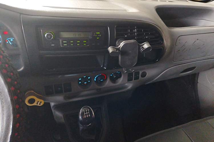 Used JMC Transit 2017 2.8T Commercial Version Short Wheelbase Mid-Roof 6/7/8-Seater JX493