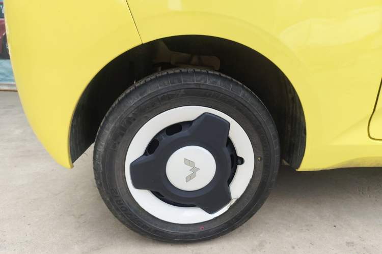 Used Wuling Hongguang MINIEV 2024 3rd Generation 170 km Right Rear Wheel Hub