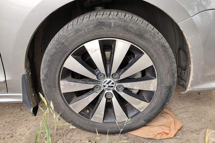 Used Volkswagen Sagitar 2018 280TSI DSG Comfort Model Right Front Wheel Hub