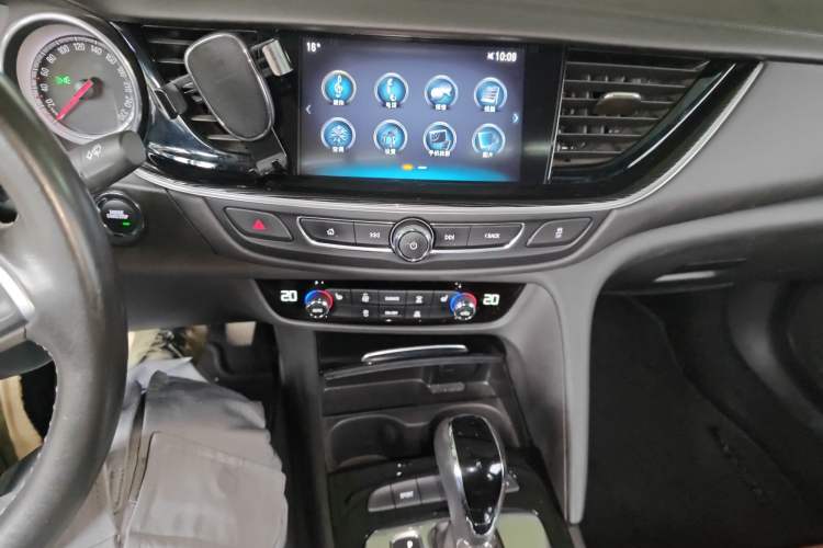 Used Buick Regal 2019 20T Elite Version China VI Standard Audio And AC Panel