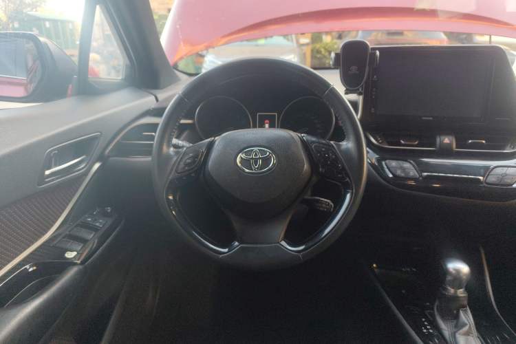 Used Toyota IZOA 2018 2.0L Yixuan Version China V Standard