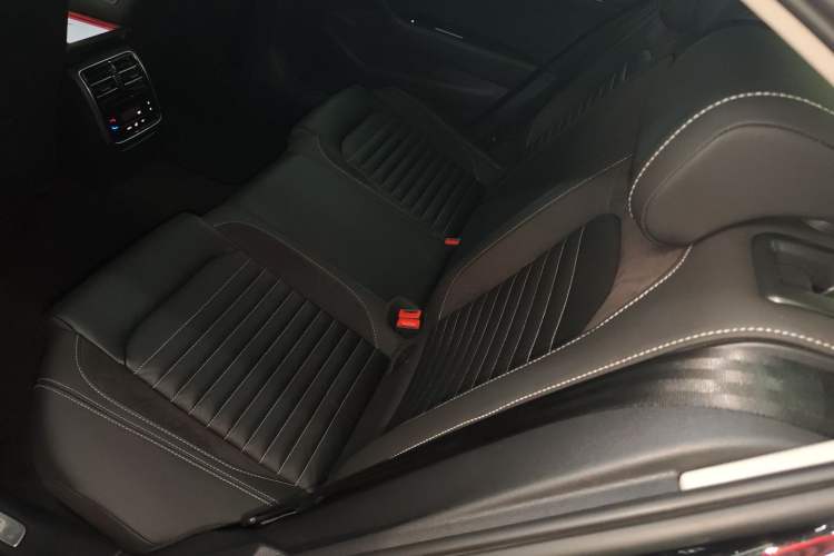 Used Volkswagen Magotan 2020 330TSI DSG Luxury Edition Left Rear Seat