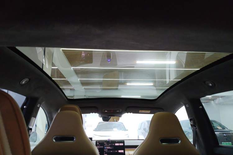 Used Hima Luxeed R7 2024 All-Electric 736 km Ultra Headliner