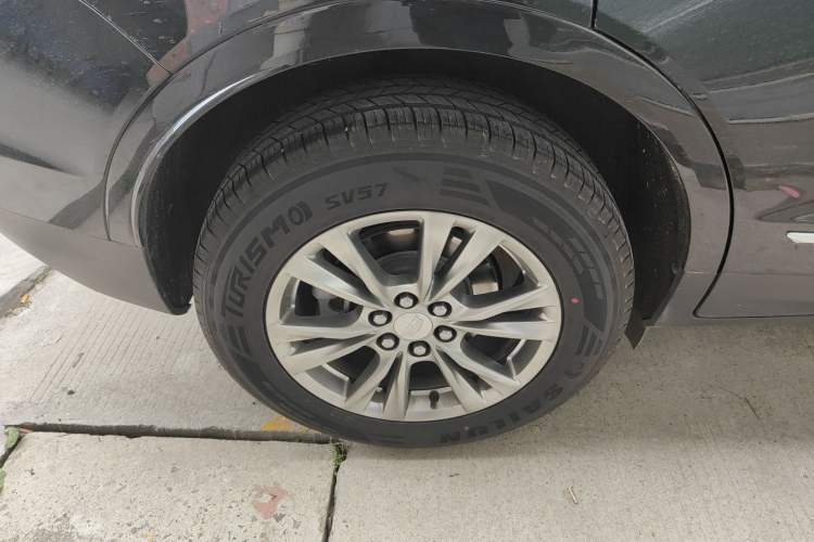 Used Cadillac XT5 2021 28T Luxury Model Right Rear Wheel Hub