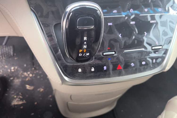 Used Buick GL8 2023 ES Lu Zun Deluxe Model Gear Lever