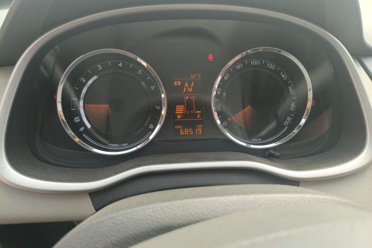 Used Chevrolet Sail 2015 Sail 3 1.5L AMT Happiness Sunroof Edition Instrument Cluster