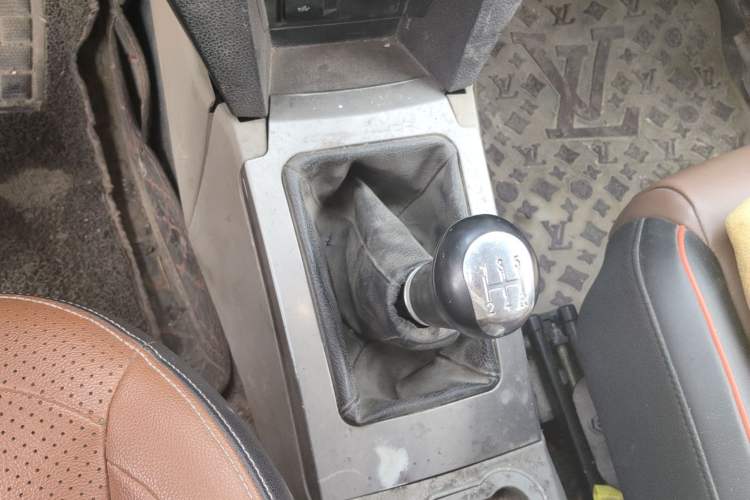 Used Zxauto Grandtiger 2016 Isuzu 2.8T Diesel Two-Wheel-Drive Elite Model
