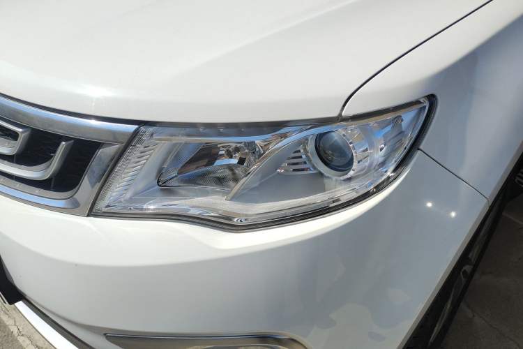 Used Geely Auto Emgrand X7 Sport 2016 2.0L Manual ZhiShang Version Left Front Headlight