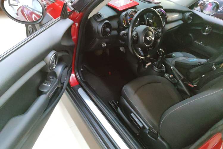 Used MINI MINI 2014 1.5T COOPER Fun