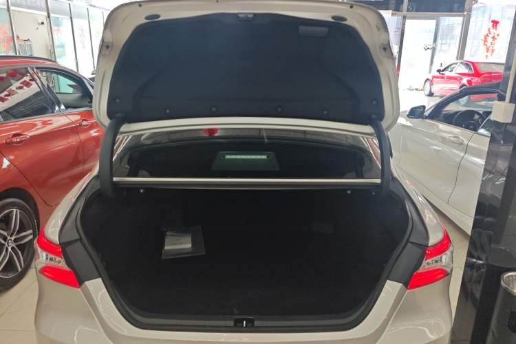 Used Toyota Camry 2021 2.0G Luxury Edition Trunk