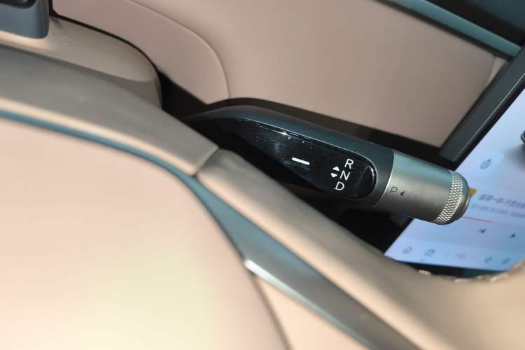 Used ONVO Luxeed L90 2025 Model—Ultra Six-Seater Version