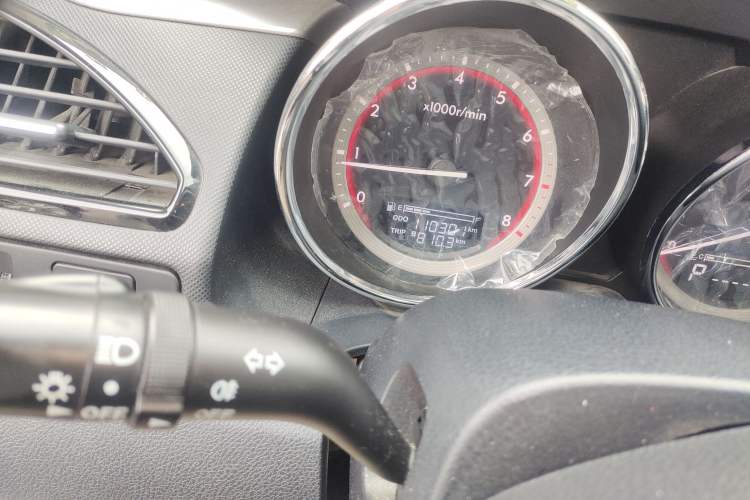 Used Bestune B70 2014 2.0L automatic luxury version Odometer Close Up