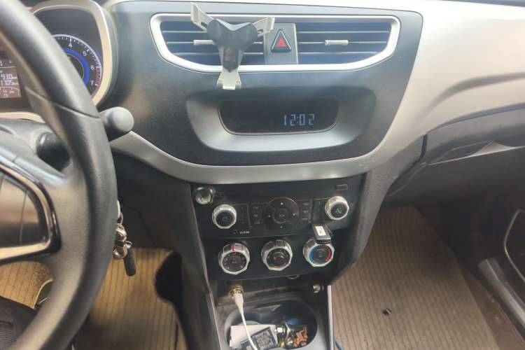 Used Brilliance V3 2015 1.5L Manual Comfort Model
