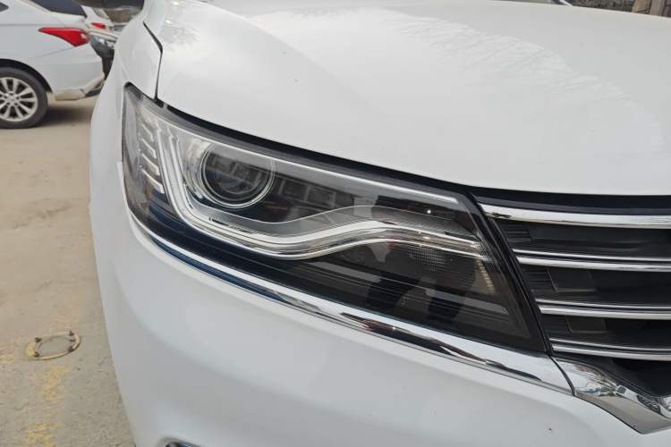 Used Roewe RX5 2018 20T Two-Wheel Drive Automatic Internet Smart Edition