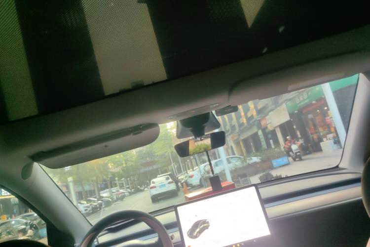 Used Tesla Model Y 2022 Long-Range All-Wheel-Drive Version