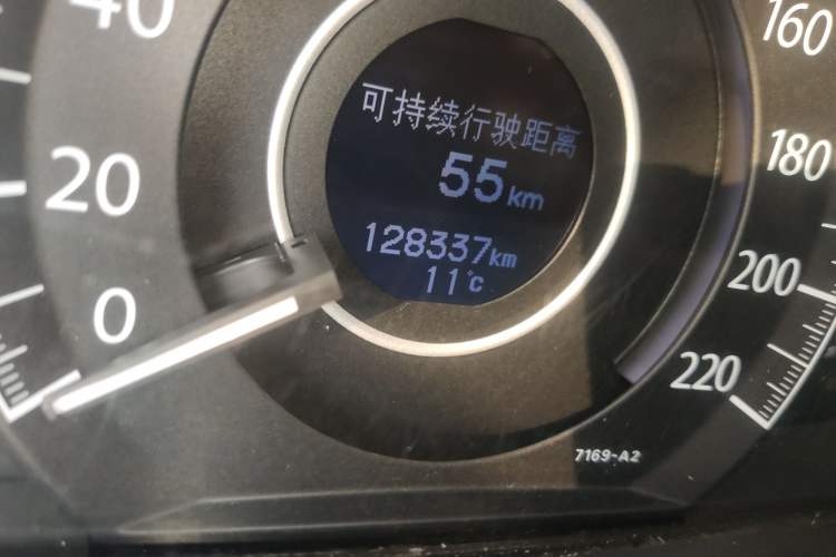 Used Honda CR-V 2013 2.4L two-wheel drive luxury version Odometer Close Up