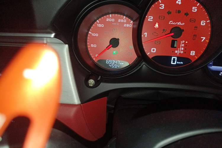Used Porsche Macan 2017 Macan Turbo 3.6T Odometer Close Up