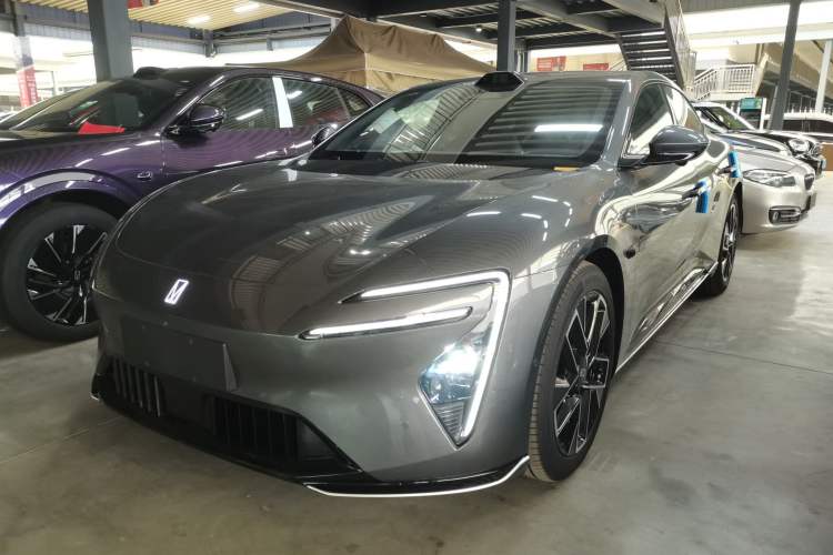 Used Avatr 06 2025 Max All-Electric Version