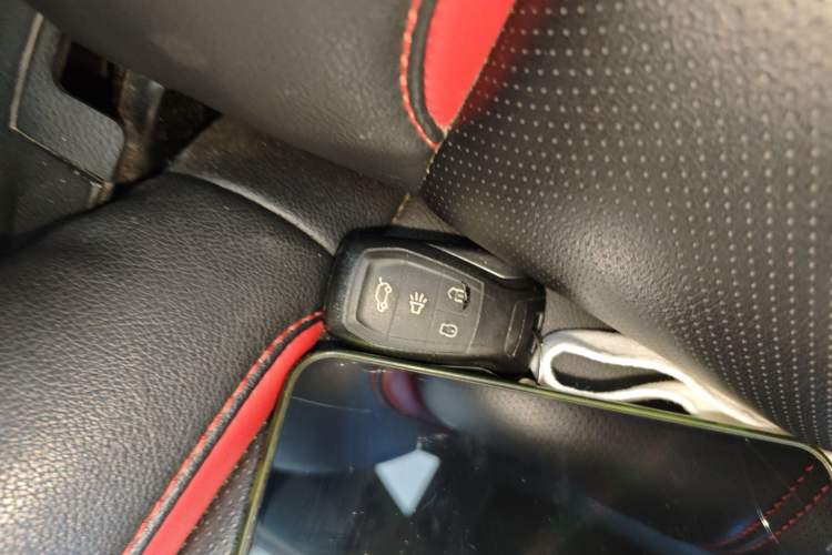 Used Soueast DX3 2016 1.5T CVT Prestige Edition Vehicle Key