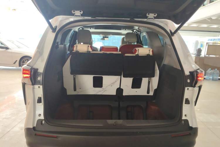 Used Toyota Sienna 2023 2.5L Hybrid Comfort Edition
