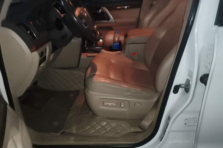 Used Toyota Land Cruiser 2012 4.0L Automatic VX Left Front Seat
