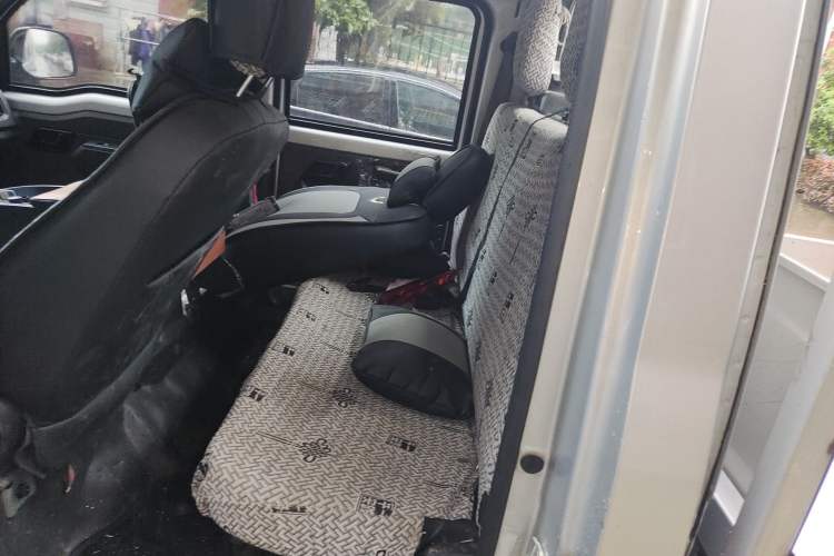 Used Wuling Rongguang New Truck 2021 1.5L Rural Version LV0 Extended Double-Cab L3C Left Rear Seat