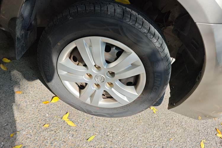 Used FORTHING Lingzhi 2015 V3 1.5L 7-Seater Luxury Model