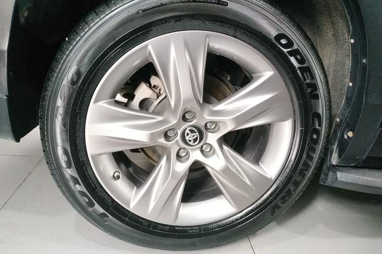 Used Toyota Highlander 2018 2.0T Four-Wheel Drive Luxury Version 7 Seats China VI Standard
