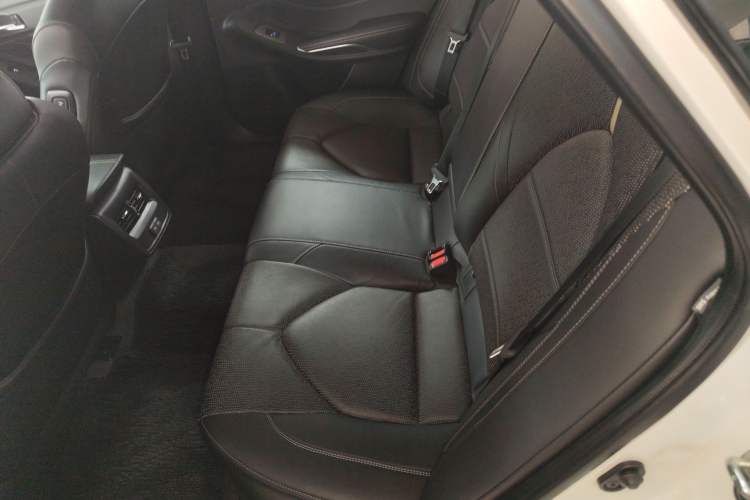 Used Toyota Avalon 2022 2.5L Luxury Edition Left Rear Seat