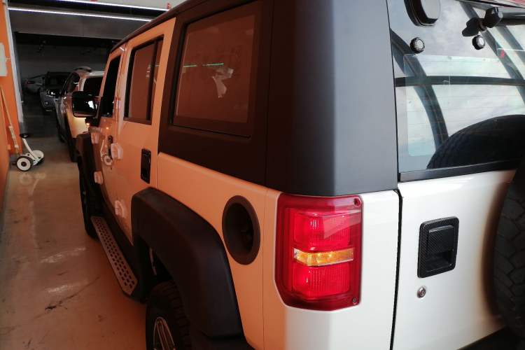 Used BAIC Off-Road BJ40 2016 40L 2.3T Automatic All-Wheel Drive Premium Edition